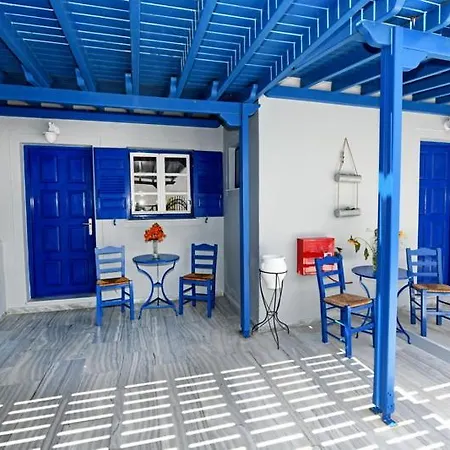 Lunar Santorini * Περίσσα