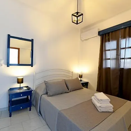 Πανδοχείο Lunar Santorini *