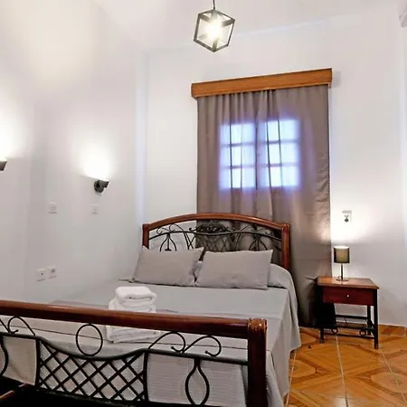 Πανδοχείο Lunar Santorini Περίσσα