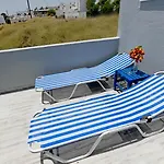 Πανδοχείο Lunar Santorini Περίσσα