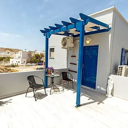 Inn Lunar Seaside Perissa (Santorini)