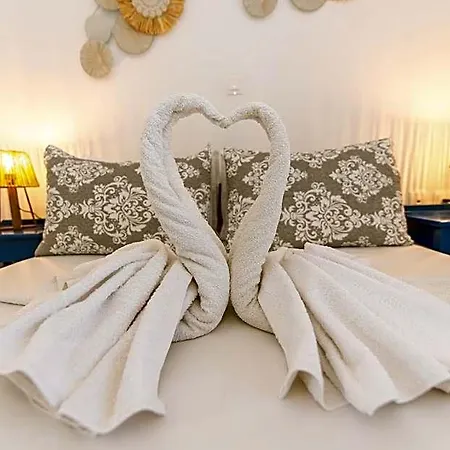 Lunar Seaside Inn Perissa (Santorini)