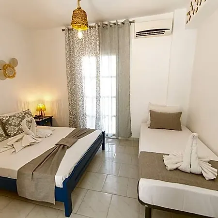 Lunar Seaside Inn Perissa (Santorini)