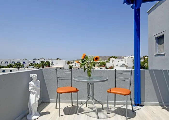 Lunar Santorini 宾馆 佩里萨