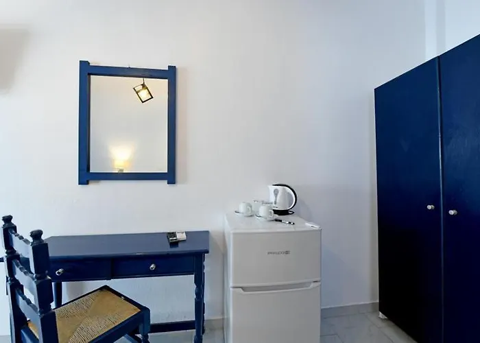 Lunar Santorini 宾馆 佩里萨