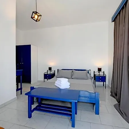 Lunar Santorini * Perissa (Santorini)