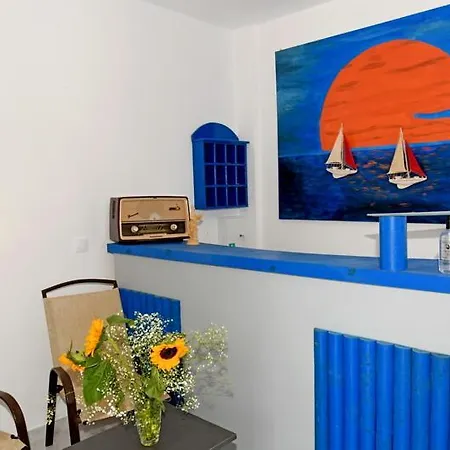 Lunar Santorini * Perissa (Santorini)