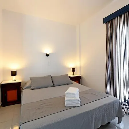 Lunar Santorini * Perissa (Santorini)