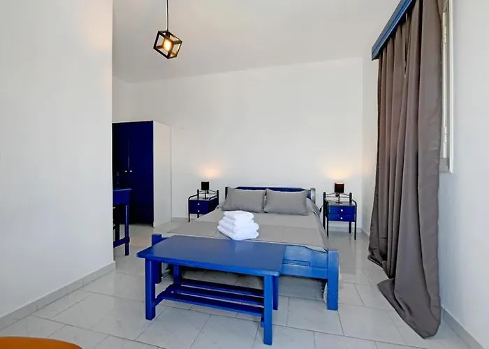 Lunar Santorini * Perissa (Santorini)